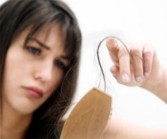 kadınlarda saç dökülmesi